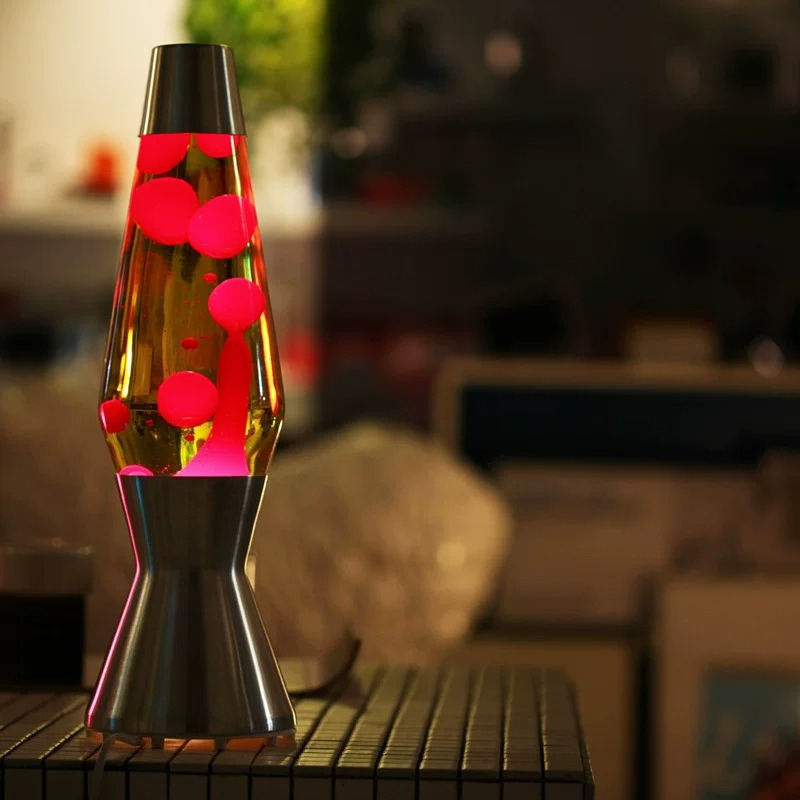 مصباح لافا مخروطي الشكل بتصميم - مراجعة Lava Lamp Desktop وسعره